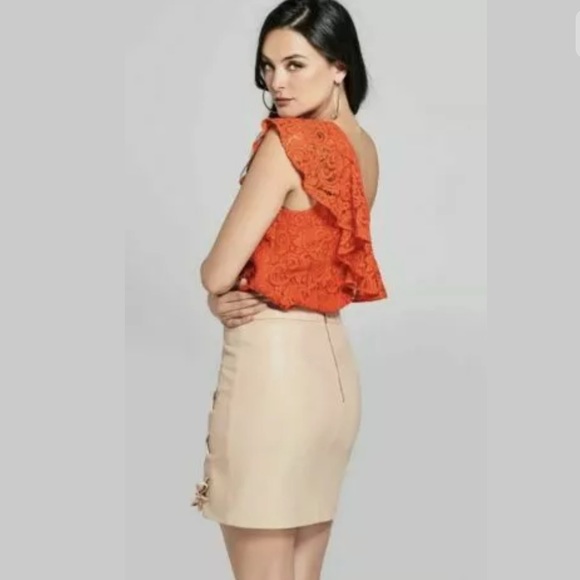 New Guess Marciano Amorella One Shoulder Macrame Lace Ruffle Top Blouse M - Picture 3 of 5